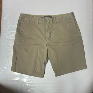 Eddie Bauer women’s Bermuda shorts